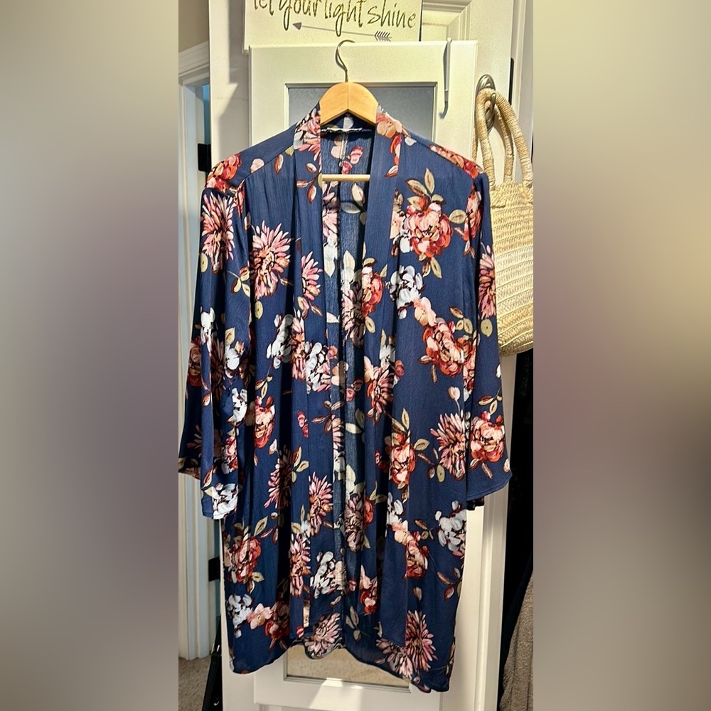 Womans Sz XL Brand Pink Clover , Kimono